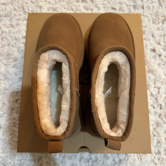 New UGG Classic Ultra Mini Platform Boots - Picture 6 of 13